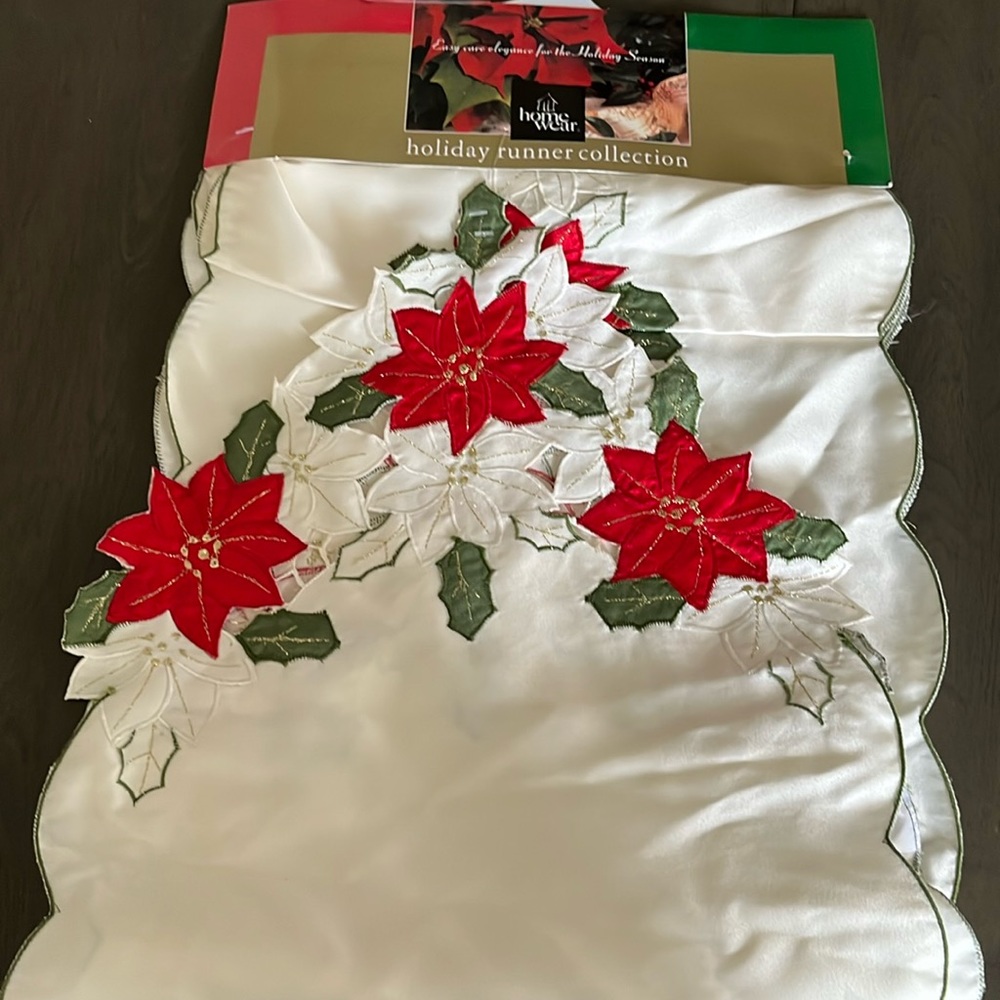 Holiday white & gold table runner.